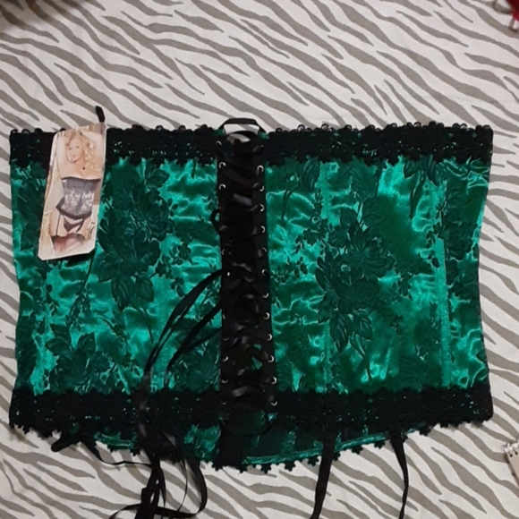 Intimate attitudes corset - Picture 3 of 6